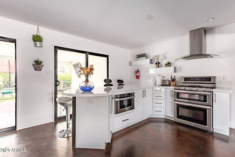 5002 N 38th Pl - Photo 5 of 44