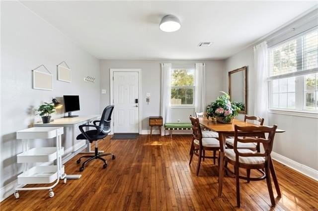 327 Warrington Dr - Photo 5 of 23