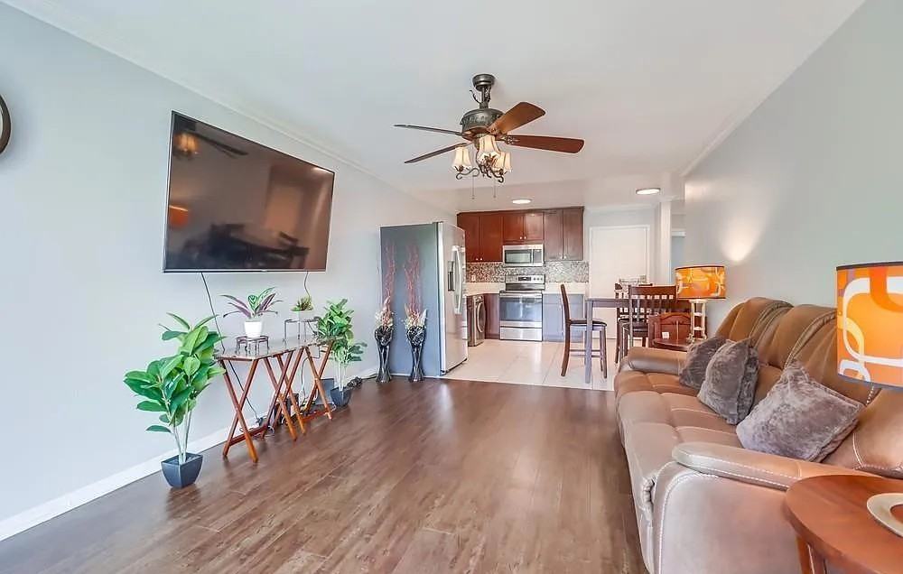 8036 Linda Vista Rd #1F - Photo 3 of 12