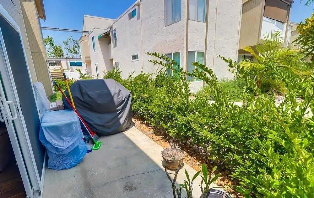 8036 Linda Vista Rd #1F - Photo 7 of 12