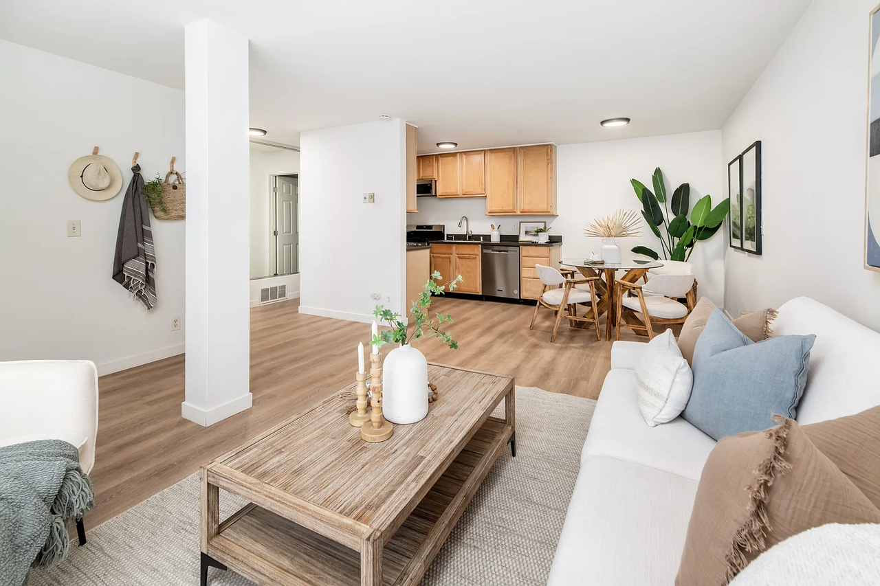 13754 Mango Dr #111 - Photo 3 of 11