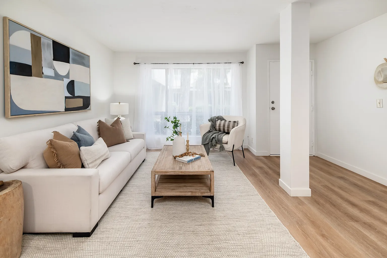 13754 Mango Dr #111 - Photo 6 of 11