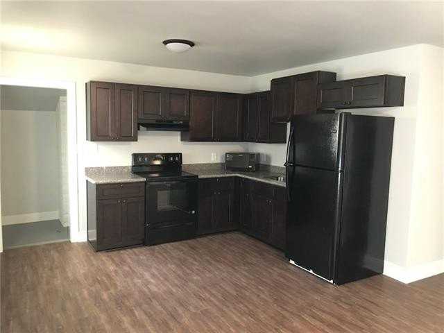 404 S Walnut St - Photo 3 of 8