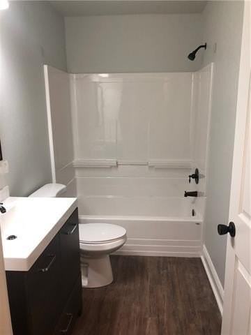 404 S Walnut St - Photo 5 of 8