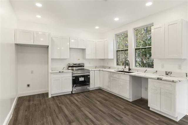 2653 Law St - Photo 3 of 14