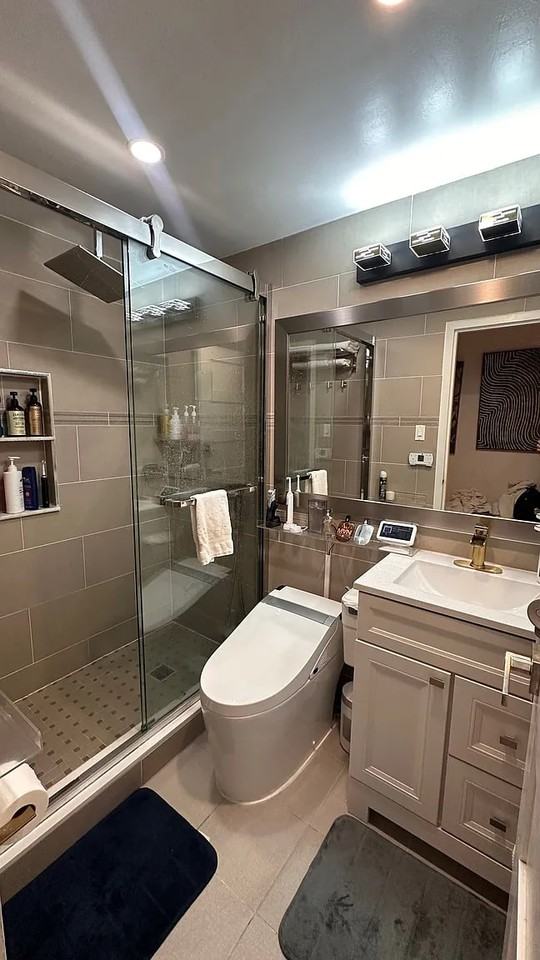 445 W 19th St #3A - Photo 4 of 7