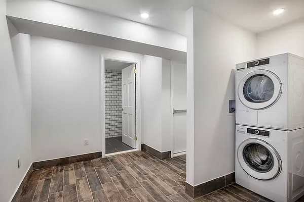 544 W 49th St #2 - Photo 7 of 7