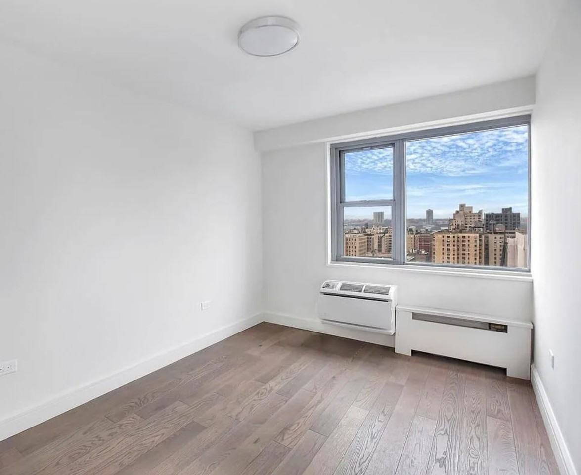 100 W 93Rd St - Photo 6 of 6