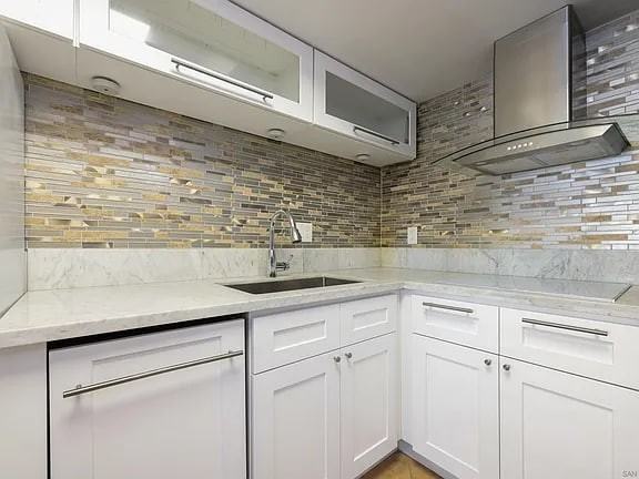 7555 Linda Vista Rd - Photo 6 of 10