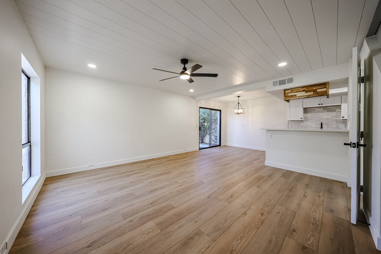 8821 S 48th St #2 - Photo 3 of 29