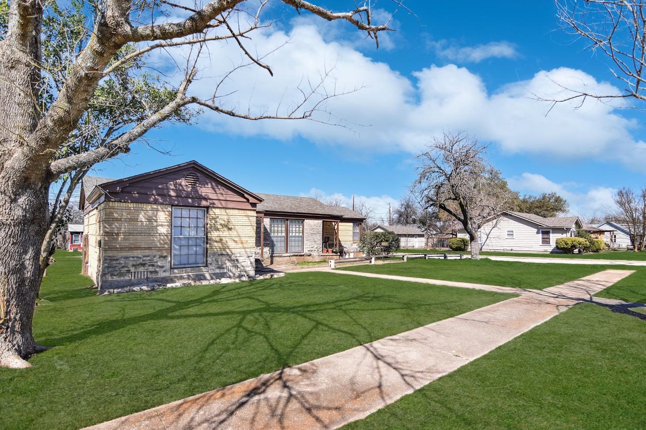 1504 S 7th St - Photo 3 of 15