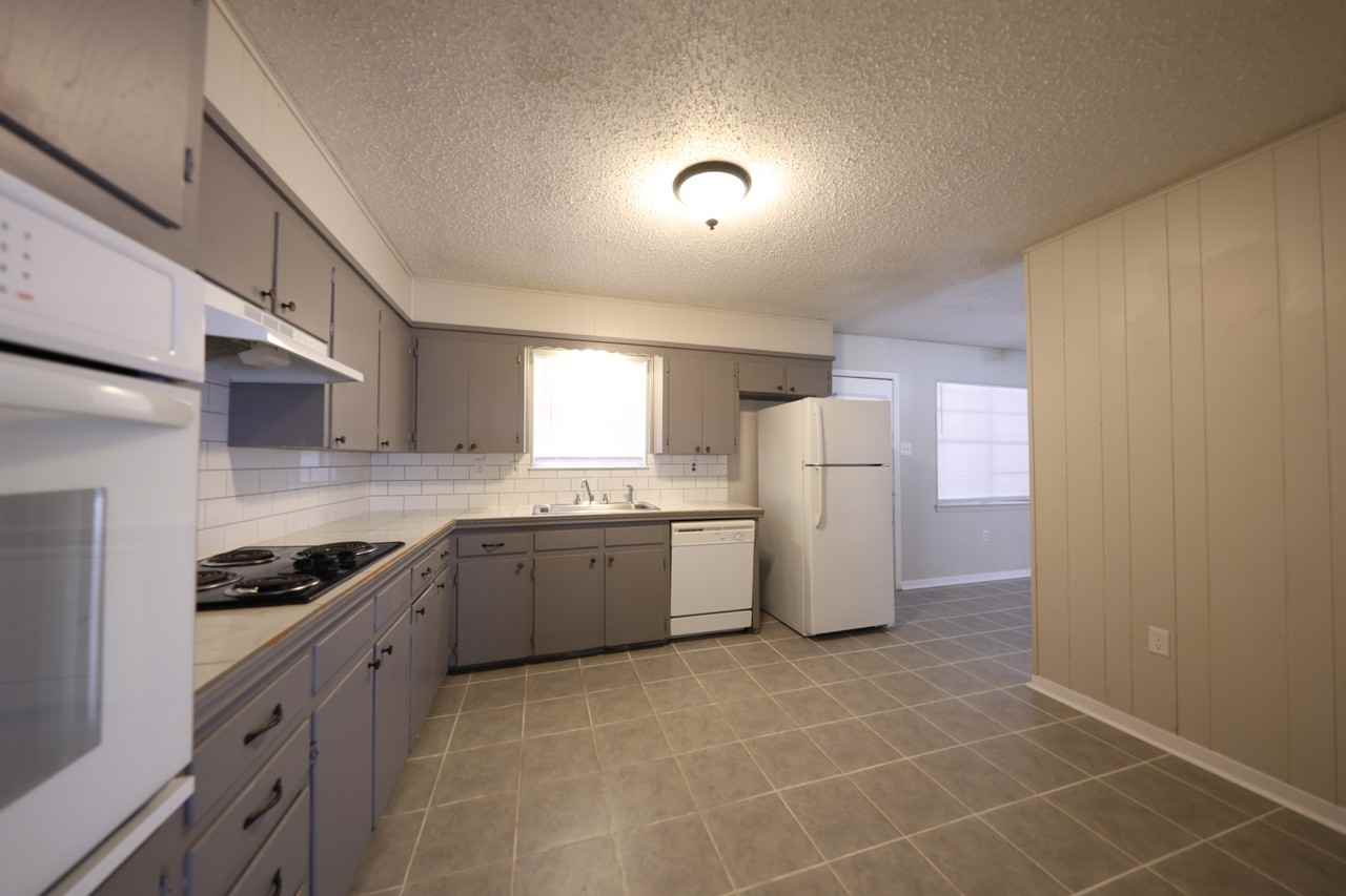 1008 S 31st St - Photo 4 of 16