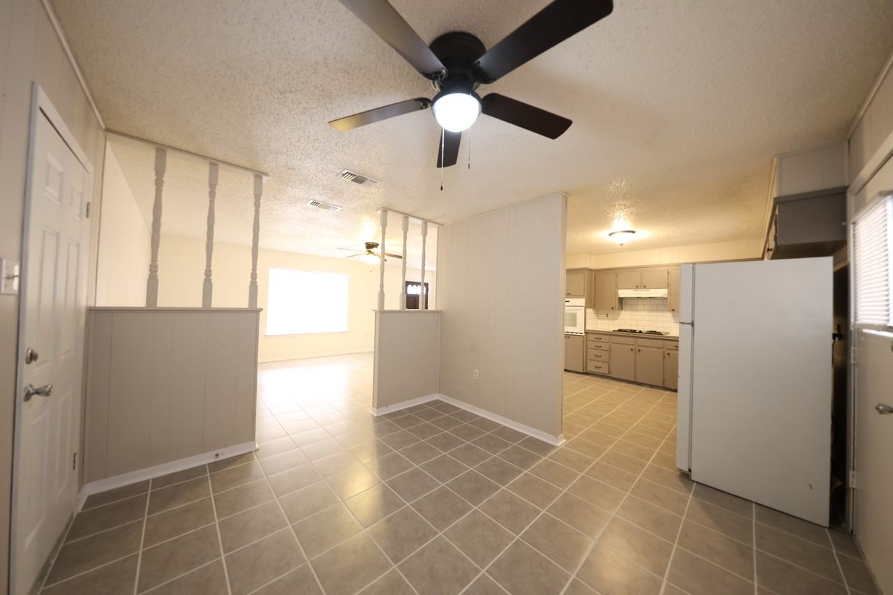 1008 S 31st St - Photo 6 of 16