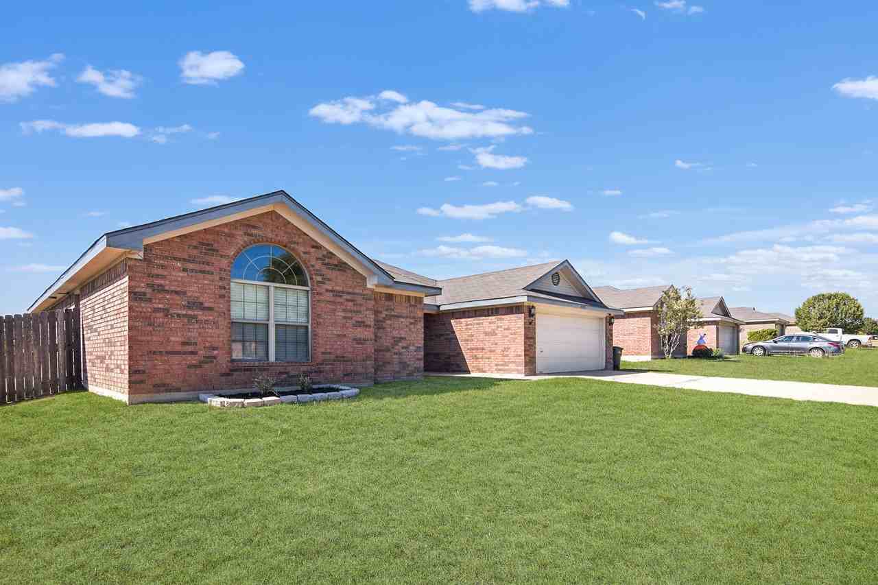 2205 Joseph Dr - Photo 3 of 20