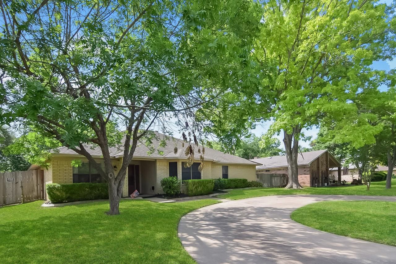 2433 Canyon Creek Dr - Photo 3 of 25