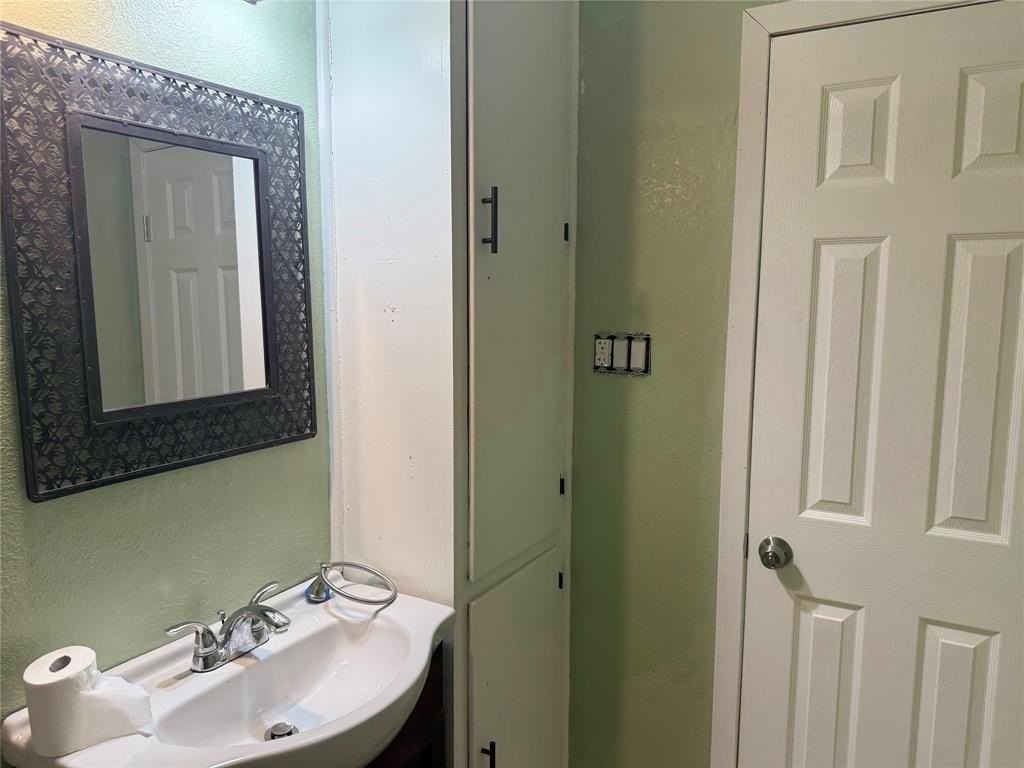 618 Franklin Ave - Photo 7 of 11