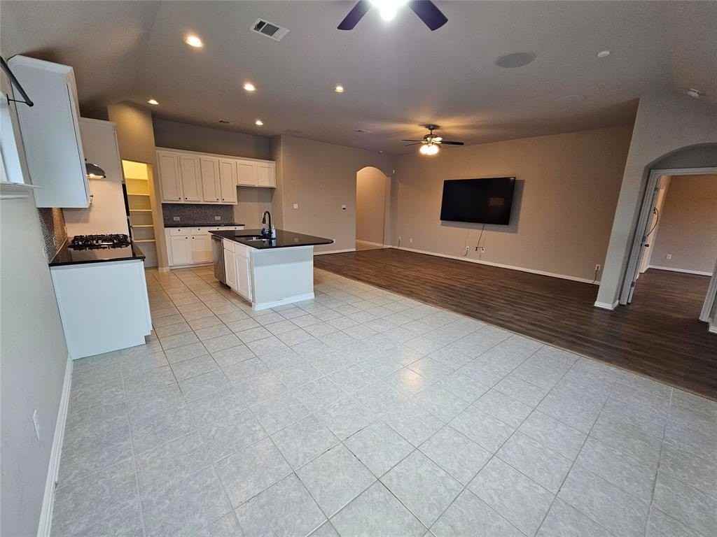 6005 Fremont Dr - Photo 7 of 20