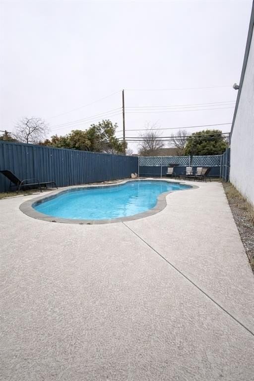 8719 Gladwood Ln - Photo 7 of 8