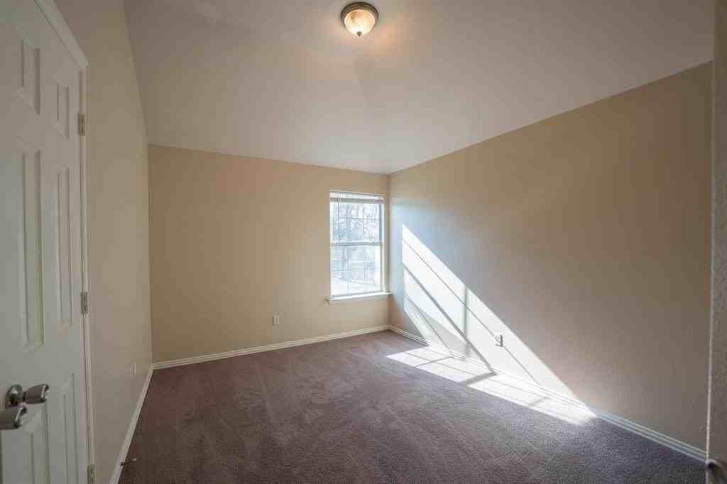 1415 Amity Ln - Photo 3 of 18