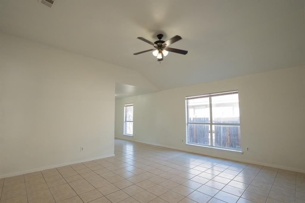 1415 Amity Ln - Photo 7 of 18