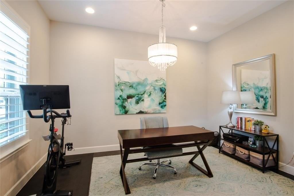 8047 Canal St - Photo 4 of 21