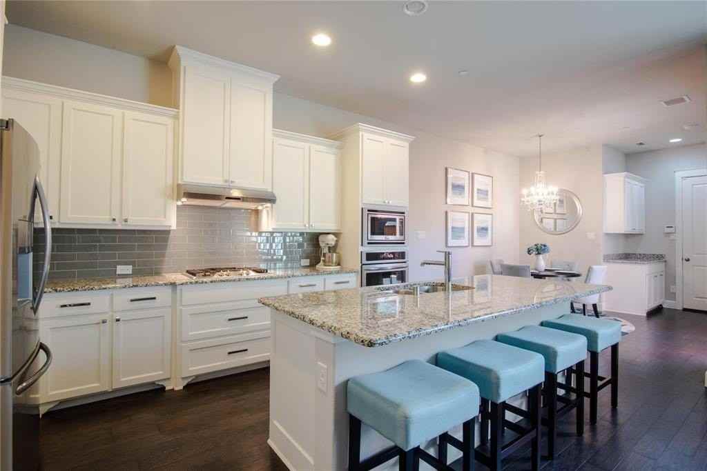 8047 Canal St - Photo 5 of 21