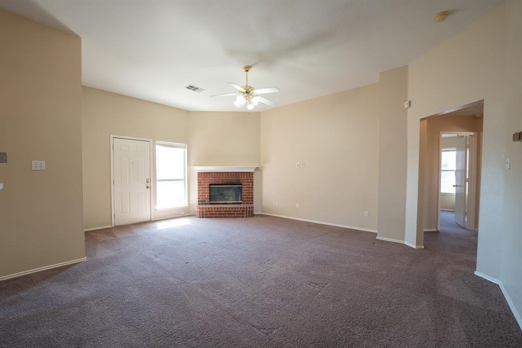 1724 Gentry St - Photo 3 of 12