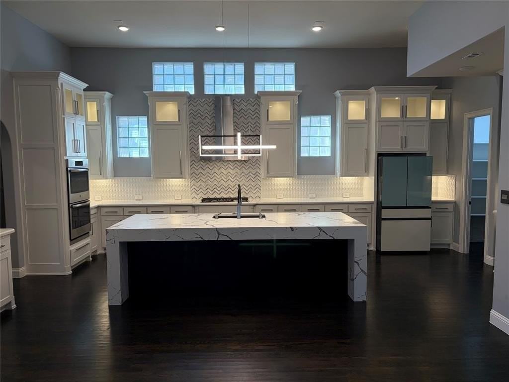 1147 Spencer St - Photo 3 of 27