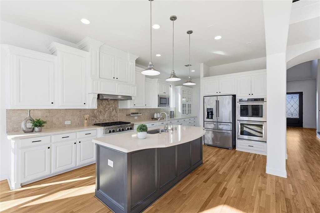 741 Almeda Ln - Photo 7 of 33