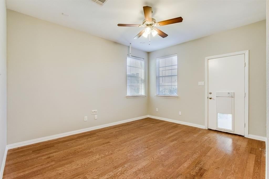 449 Busher Dr - Photo 4 of 26