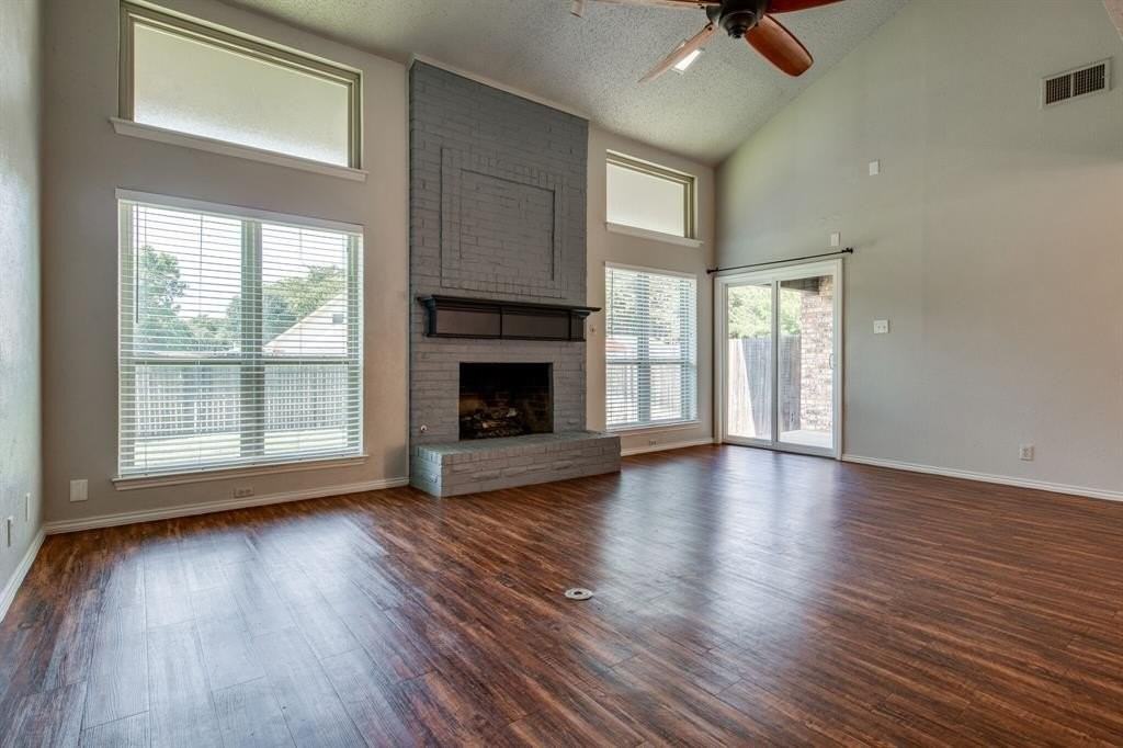 1728 Stonegate Dr - Photo 2 of 19