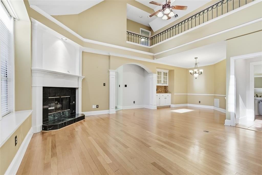 5518 Australia Ct - Photo 5 of 40