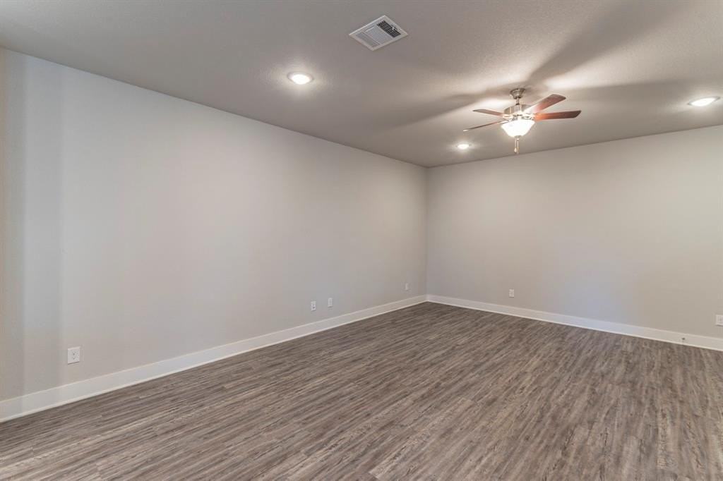 5004 Villas Dr - Photo 4 of 25