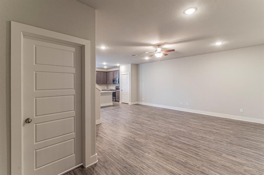 5004 Villas Dr - Photo 5 of 25