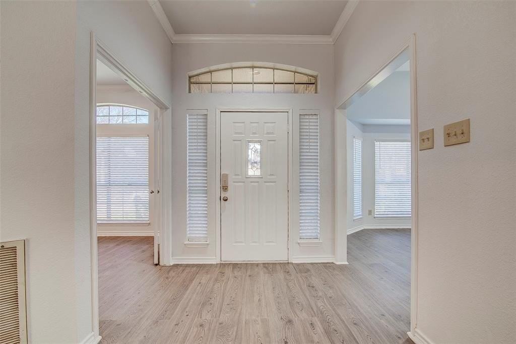 815 Fairlawn St - Photo 2 of 22