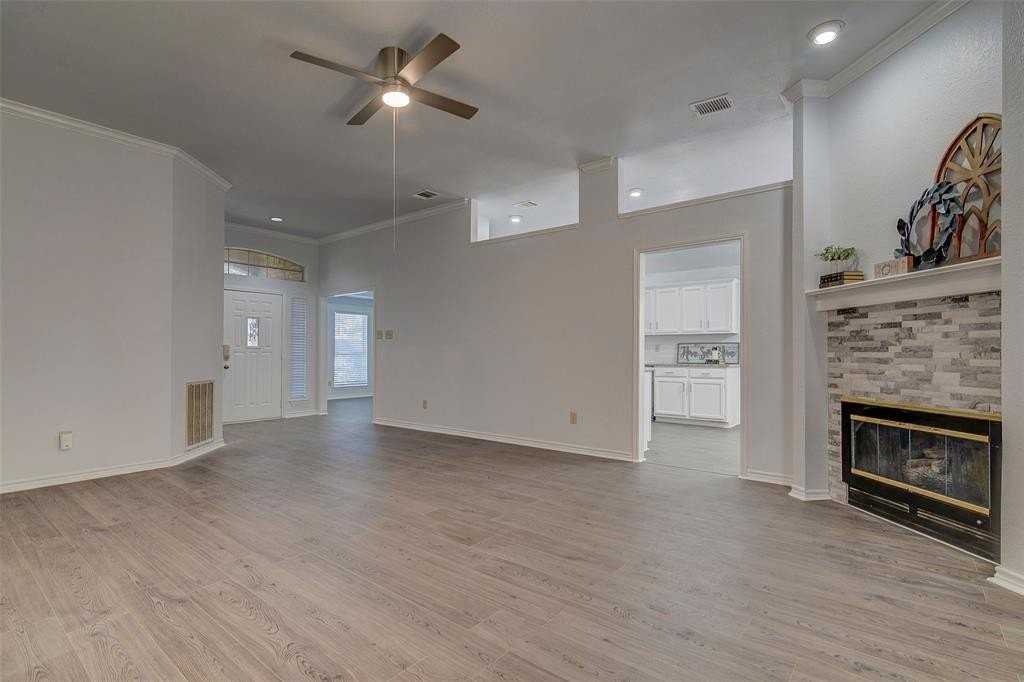 815 Fairlawn St - Photo 4 of 22