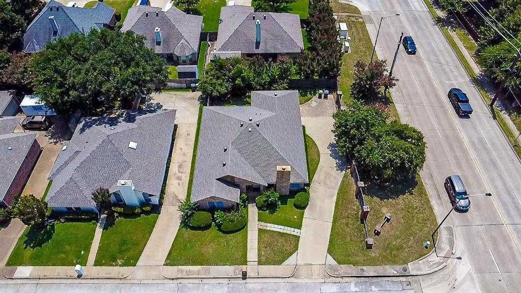 2416 Garden Park Ct - Photo 4 of 20