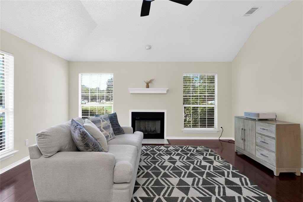 2416 Garden Park Ct - Photo 7 of 20