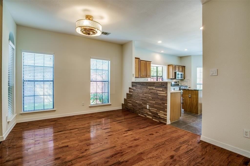 824 Woodlake Dr - Photo 5 of 25