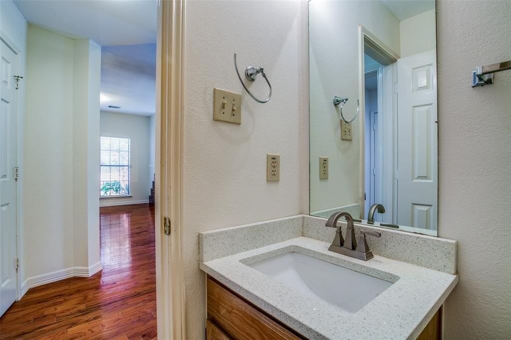 824 Woodlake Dr - Photo 7 of 25