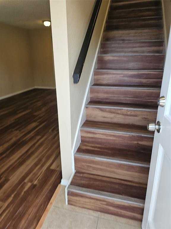 2822 Wimbledon Ct #B - Photo 3 of 10