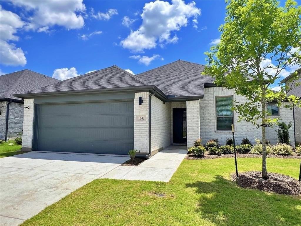 1005 Airbender Dr - Photo 2 of 30