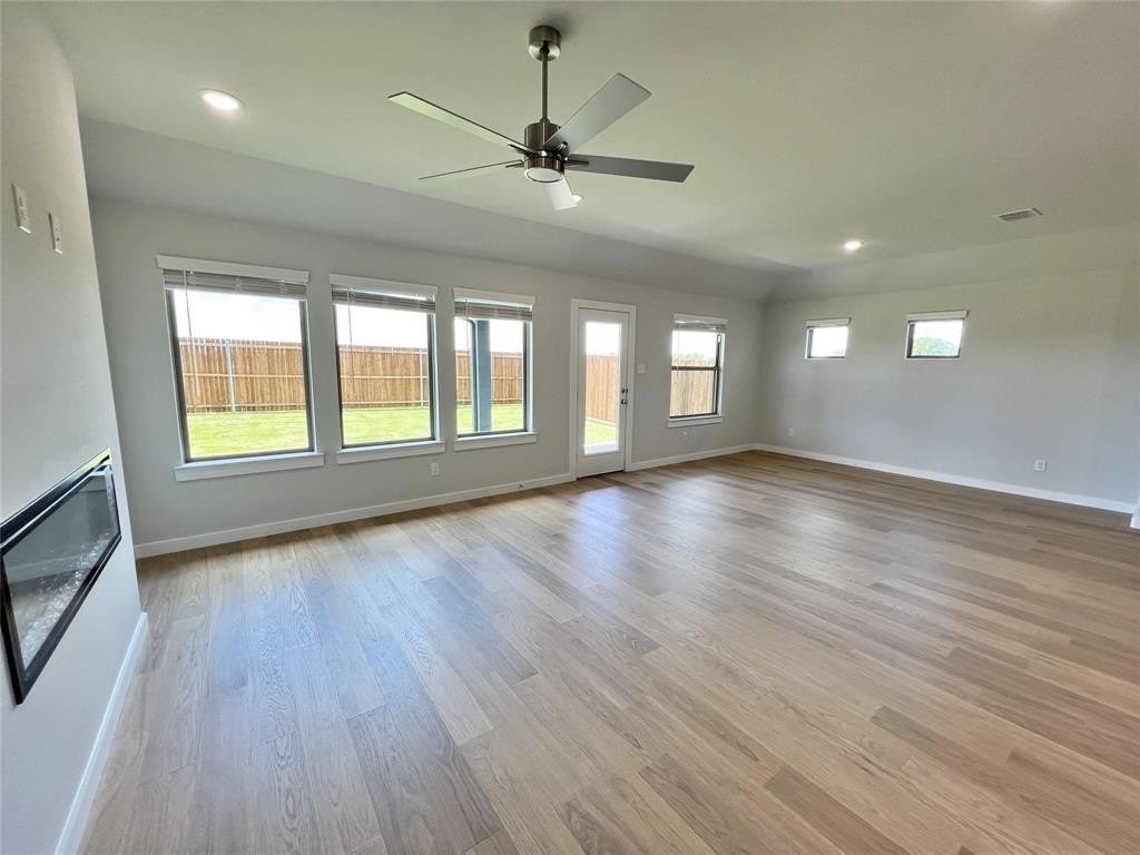 1005 Airbender Dr - Photo 7 of 30