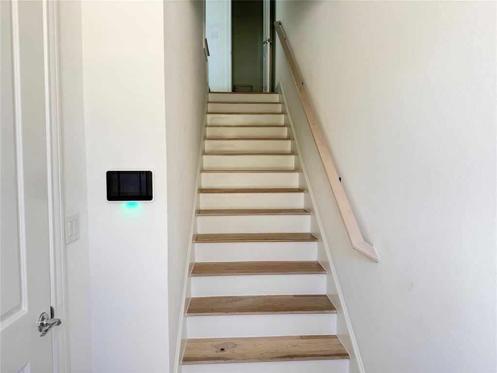 14963 Magnolia St - Photo 2 of 9