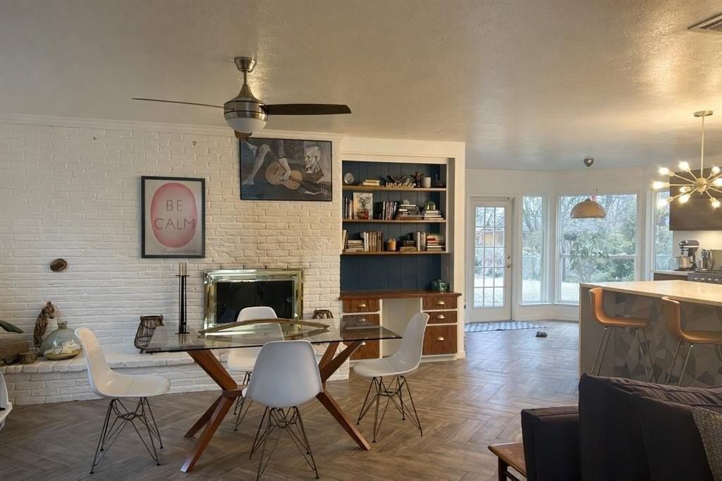 1623 Hanging Cliff Dr - Photo 4 of 20