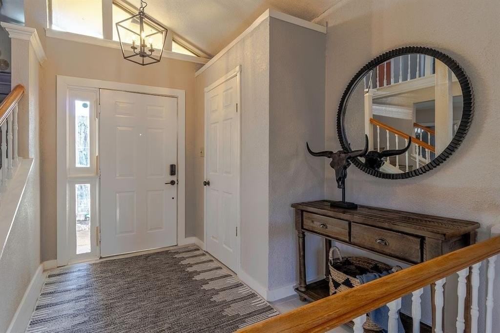 911 Rockwall St - Photo 2 of 22