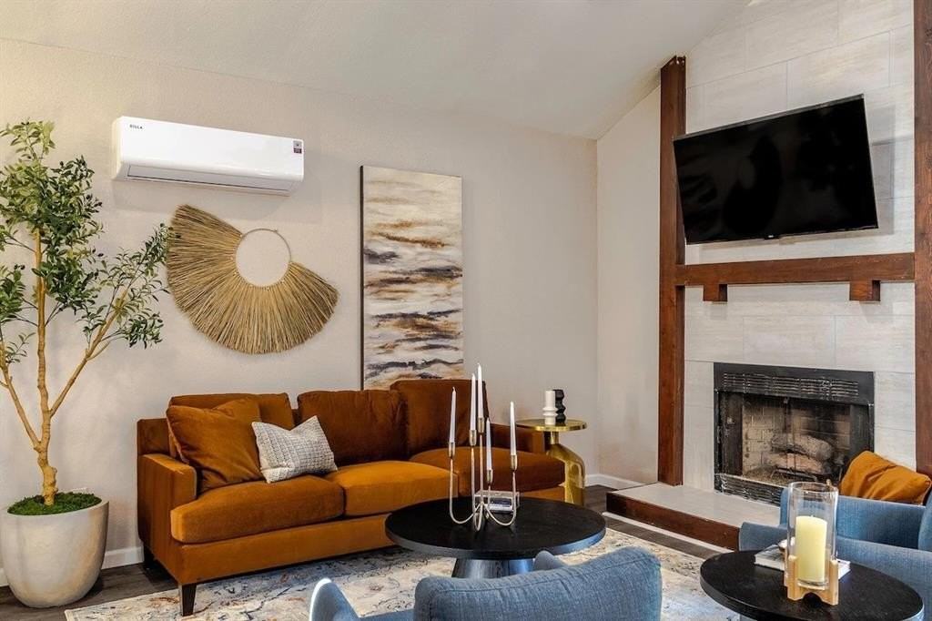 911 Rockwall St - Photo 4 of 22