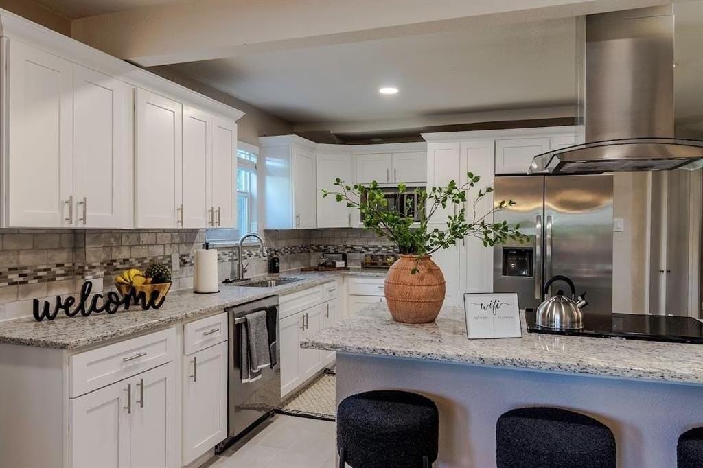 911 Rockwall St - Photo 5 of 22