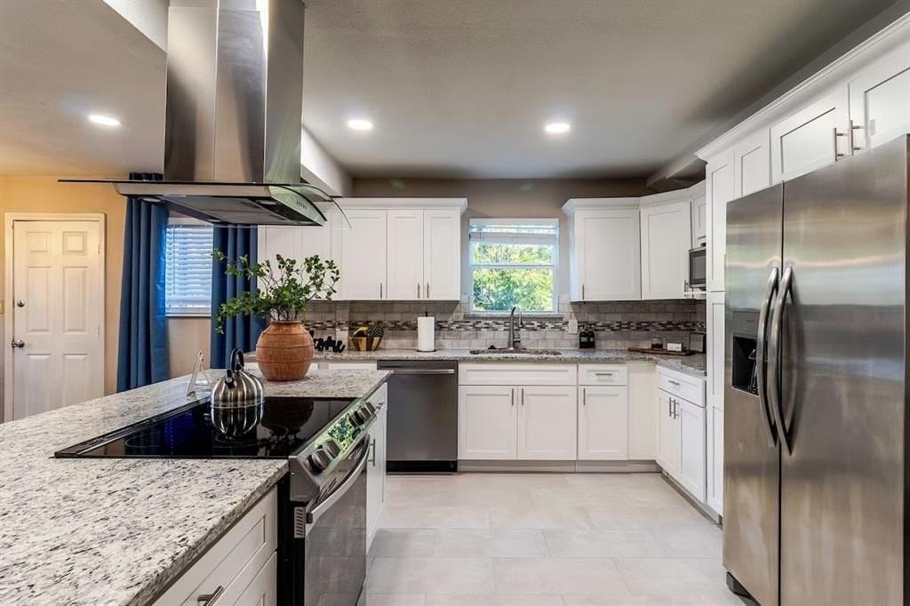 911 Rockwall St - Photo 6 of 22