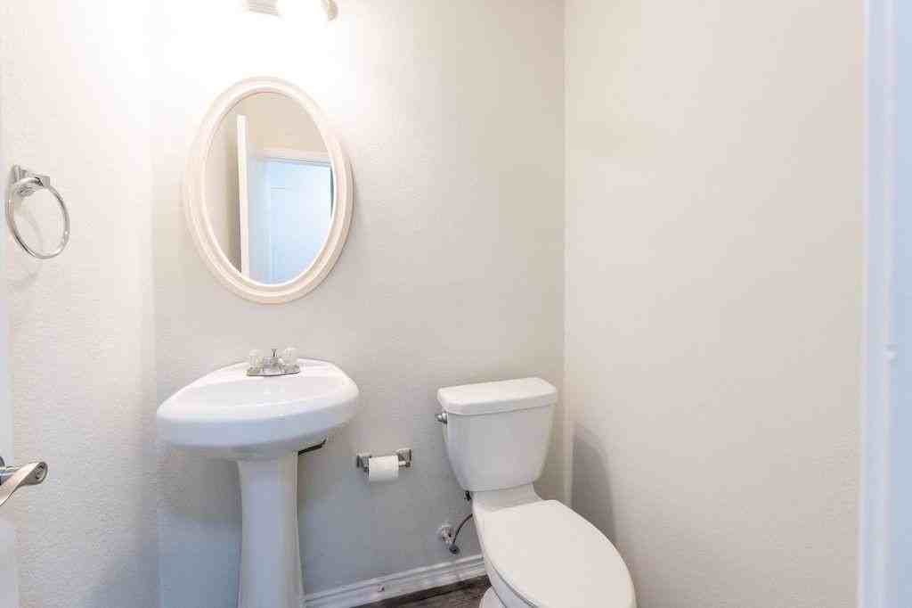 701 Austin Ln - Photo 7 of 26